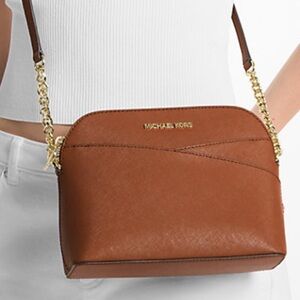 MICHAEL KORS Jet Set Travel Medium Dome Crossbody XCROSS XBODY Bag
Luggage 
NWT